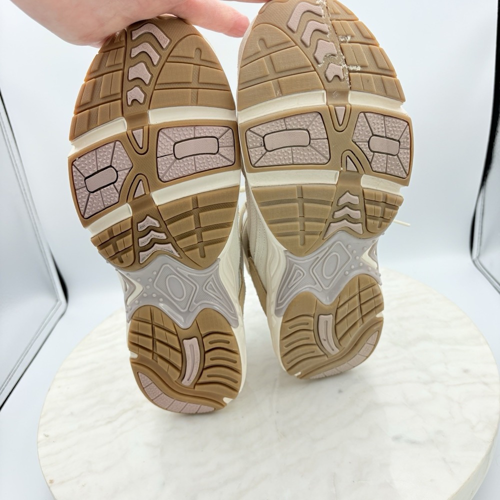 Womens Vionic 23Walk 2.0 Cream/sand Suede Walking Shoes Sneakers Size 12 Support - Picture 9 of 11